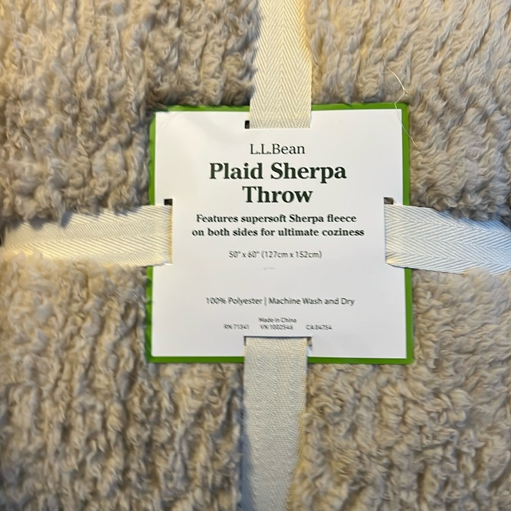 LL Bean plaid Sherpa throw - new!